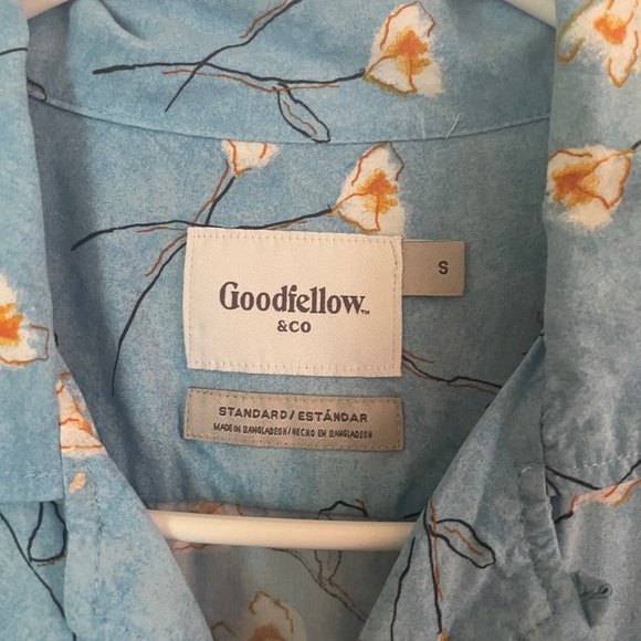Goodfellow Men’s Floral Button up - Picture 2 of 3